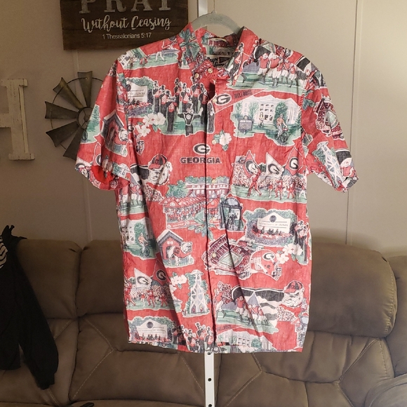 Reyn Spooner GAeorgia Bulldogs Red Graphic Men's Shirt Size Small - Picture 1 of 5